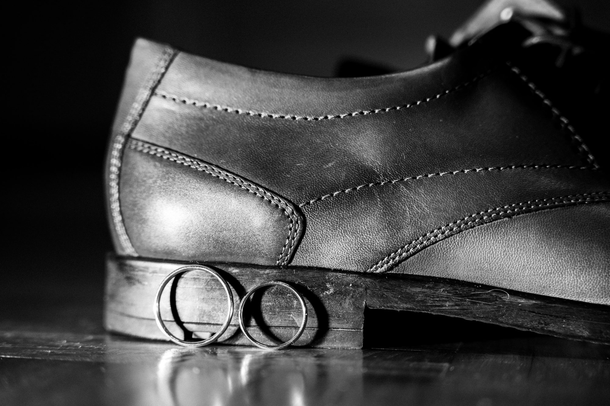 Brautschuhe mit Eheringen