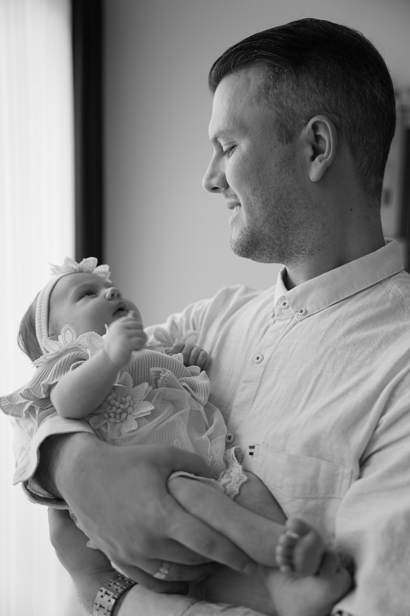 Papa mit Baby sw