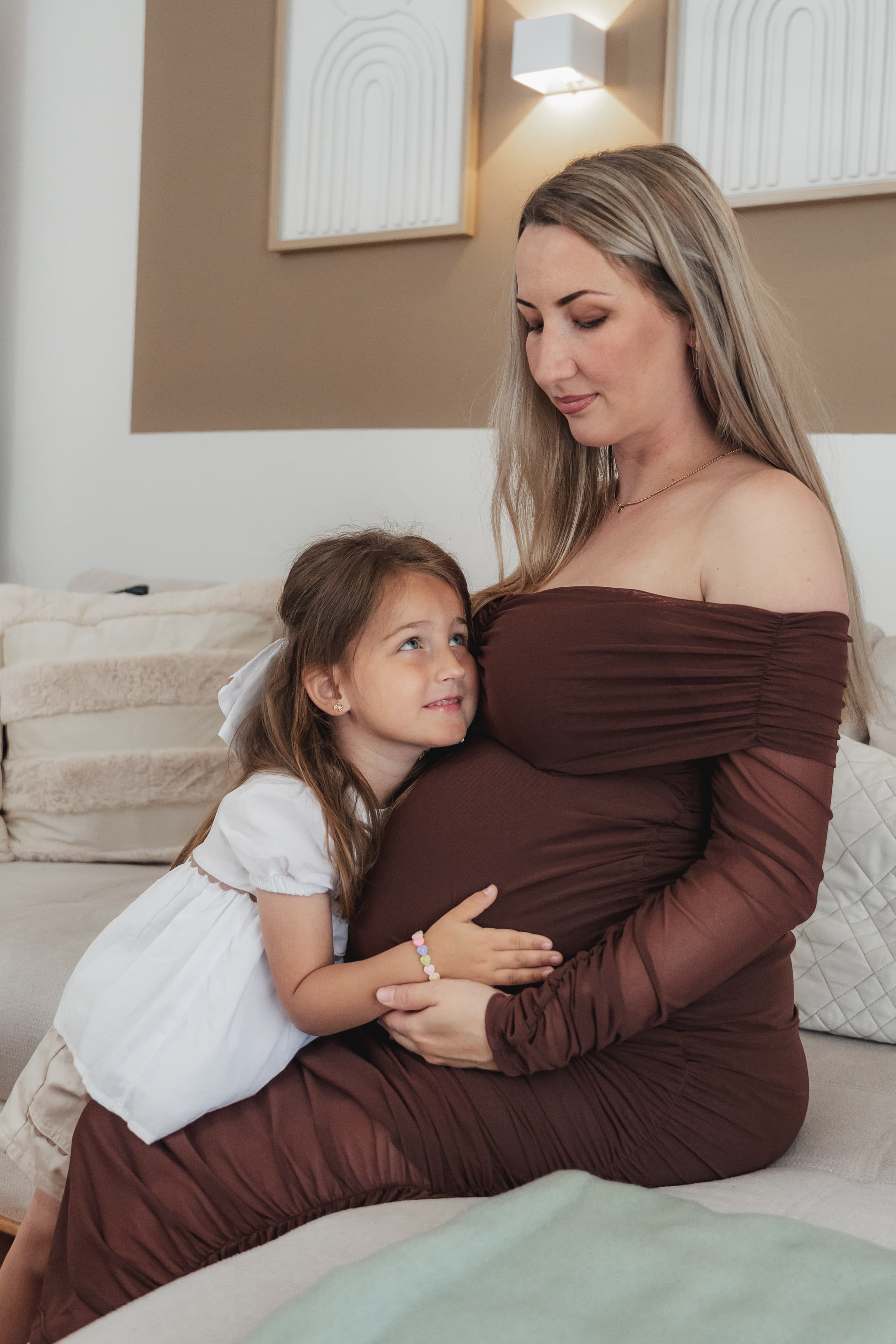 Werdende Mutter mit Babybauch